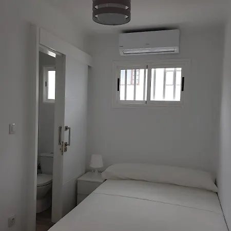 Ground Floor Dolphin House Apartmán *